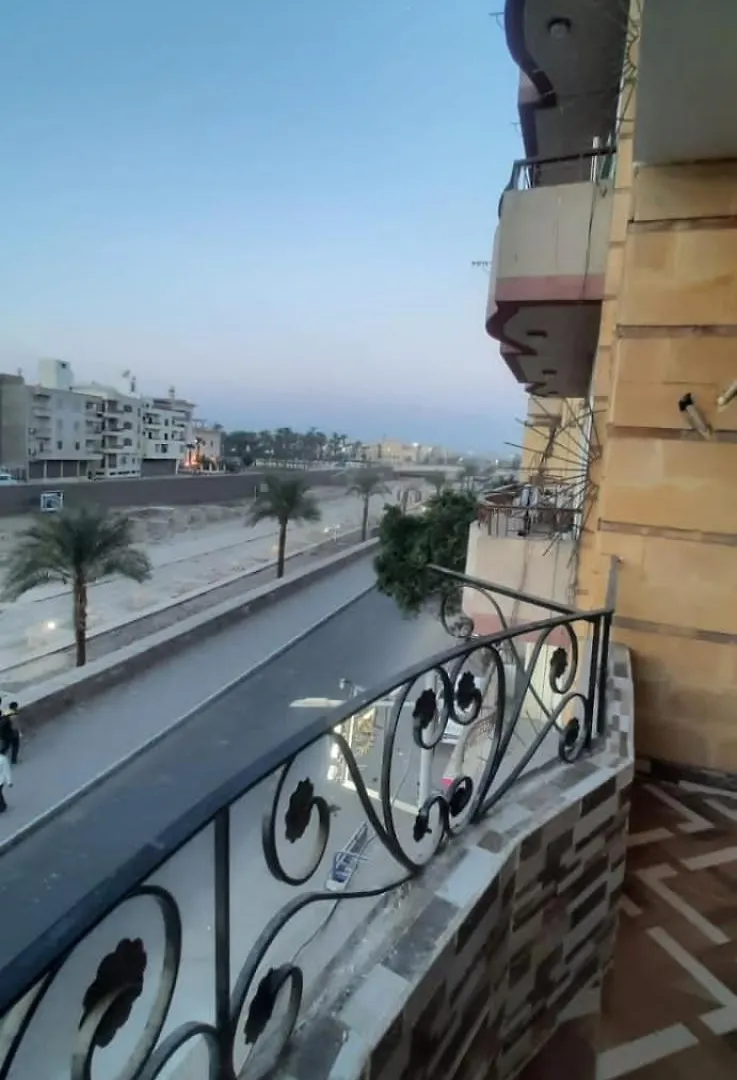 Apartment Ferienwohnung Sphinx Avenue Street Luxor Ägypten